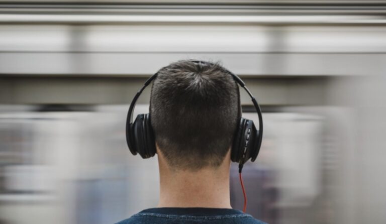 Significado de «R» y «L» en los auriculares: ¿qué indican?