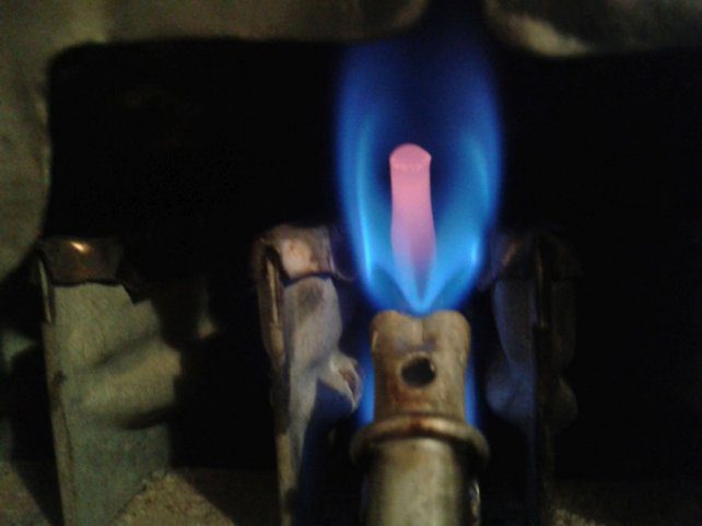 Por qué no enciende la llama piloto de mi calentador de gas 6 Por qué no enciende la llama piloto de mi calentador de gas
